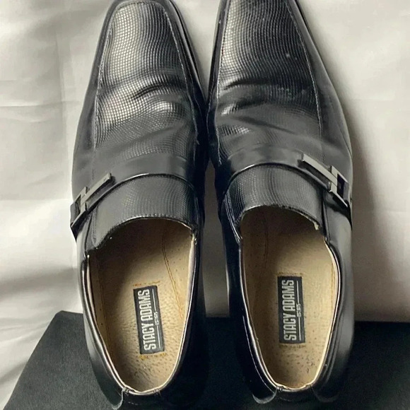 STACY ADAMS MENS SIZE 8 BLACK LEATHER LOAFER SHOES SILVER BUCKLE ACCENT - Picture 2 of 13